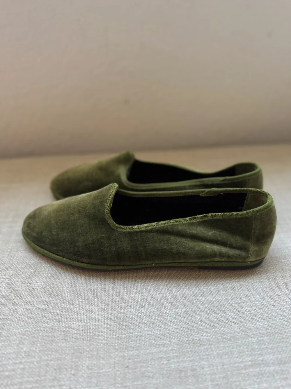 NEW Italian Olive Green Velvet Venetian Loafers / Espadrilles Size 39